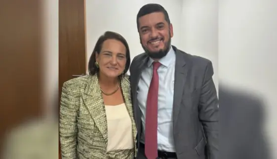 Carla Machado e Rodrigo Bacellar – Reprodução/Instagram... Leia mais em https://www.cartacapital.com.br/politica/quem-e-a-unica-deputada-do-pt-que-votou-pela-liberdade-de-rodrigo-bacellar/. O conteúdo de CartaCapital está protegido pela legislação brasileira sobre direito autoral. Essa defesa é necessária para manter o jornalismo corajoso e transparente de CartaCapital vivo e acessível a todos