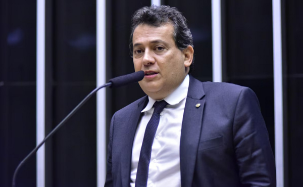 Deputado federal é alvo de operação contra esquema de compra de votos